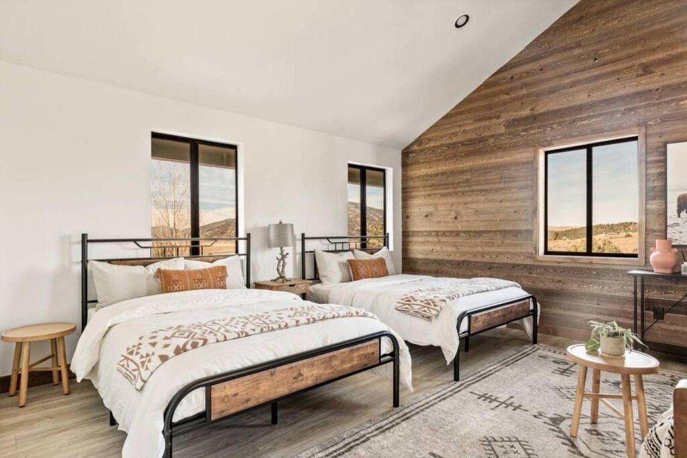 Steel Pine Lodge A Rustic Mountain Retreat Views Baldwin Lake Exterior foto